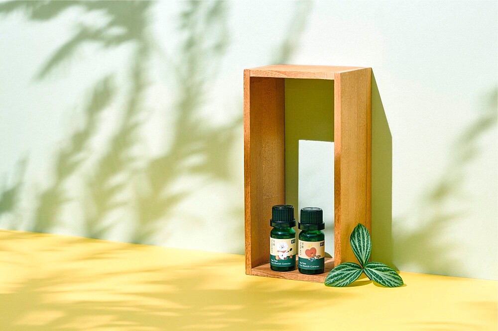 NARUKO茶樹痘印美白寶情境圖(TATA+RJ)。