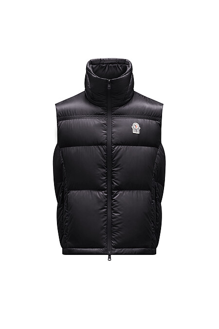 連帽羽絨背心，NT$35,800