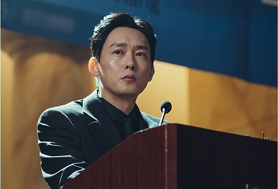 《夏娃的醜聞》朴秉恩 飾演 姜允謙