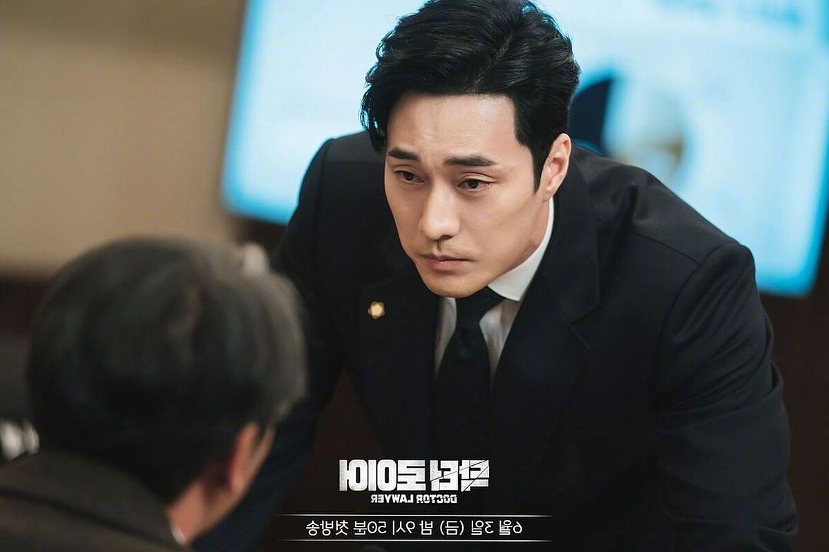 蘇志燮新劇《Dr. Lawyer》黑色西裝造型