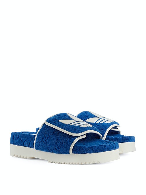 10. adidas X Gucci 藍色拖鞋，NT 22,300