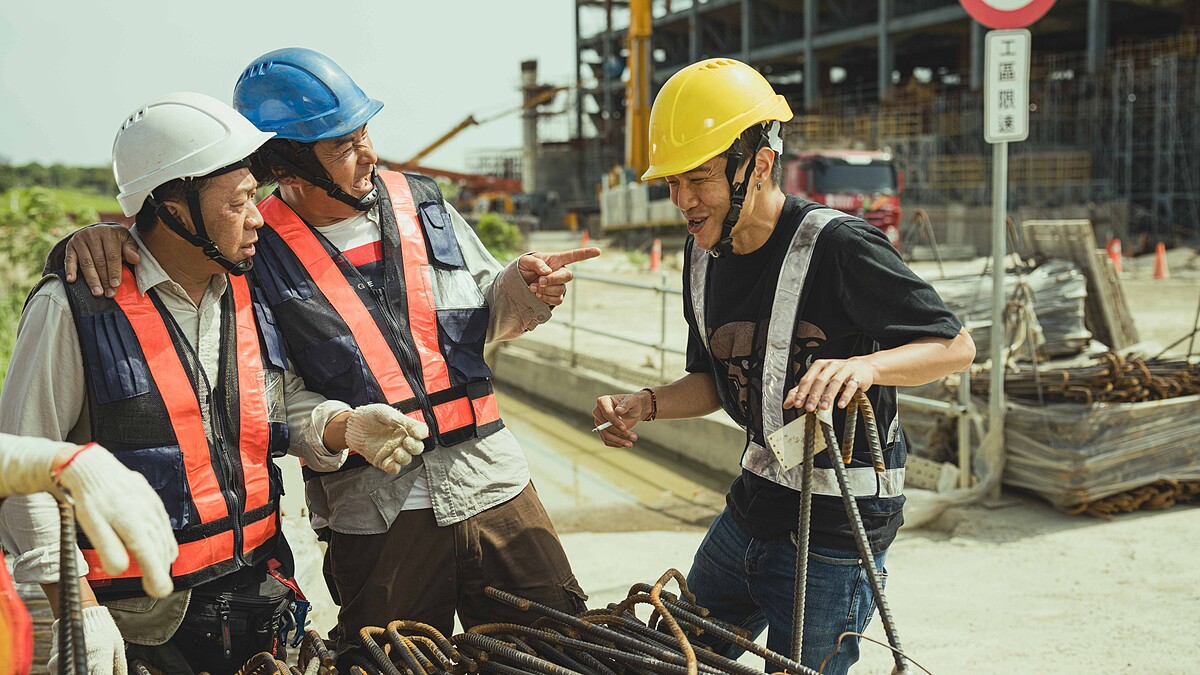 電影版《做工的人》原班人馬噗嚨共殺青,大場面升級規模超越影集版