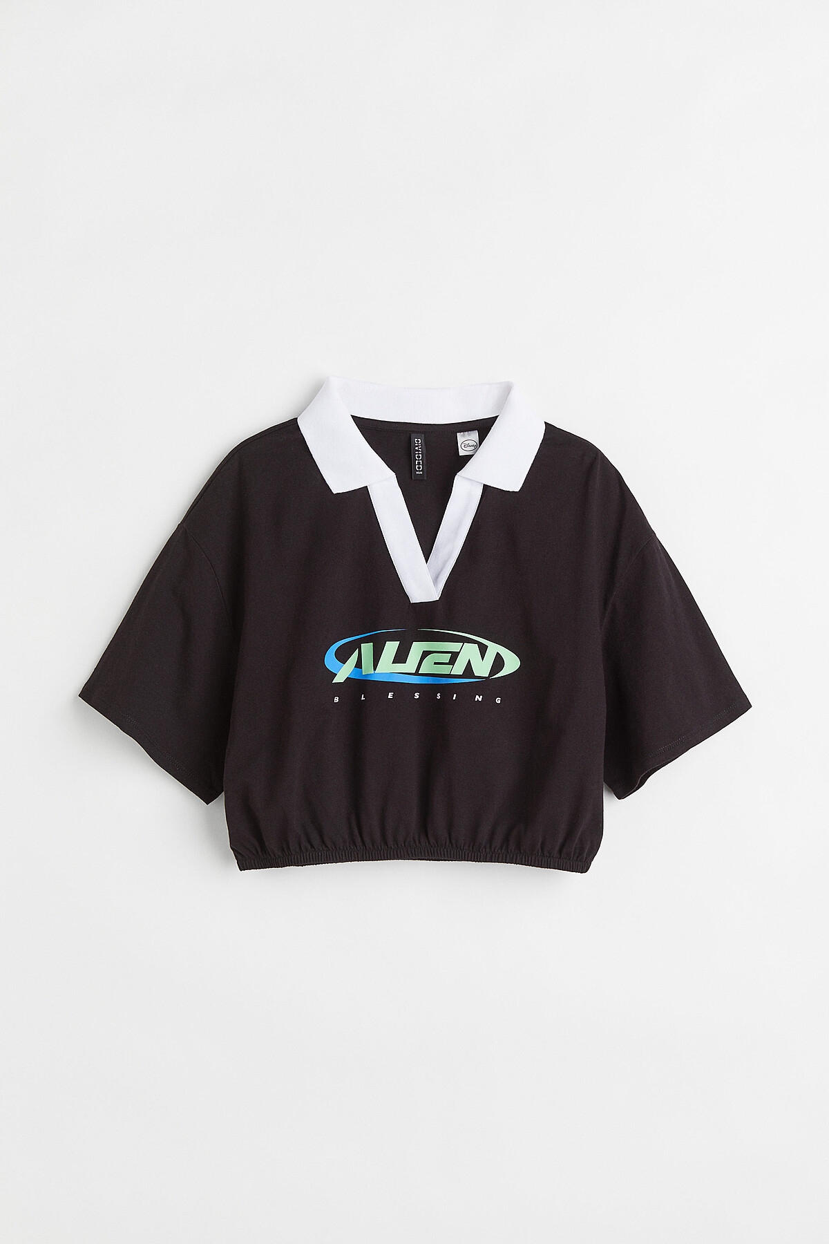 短版上衣，NT699。