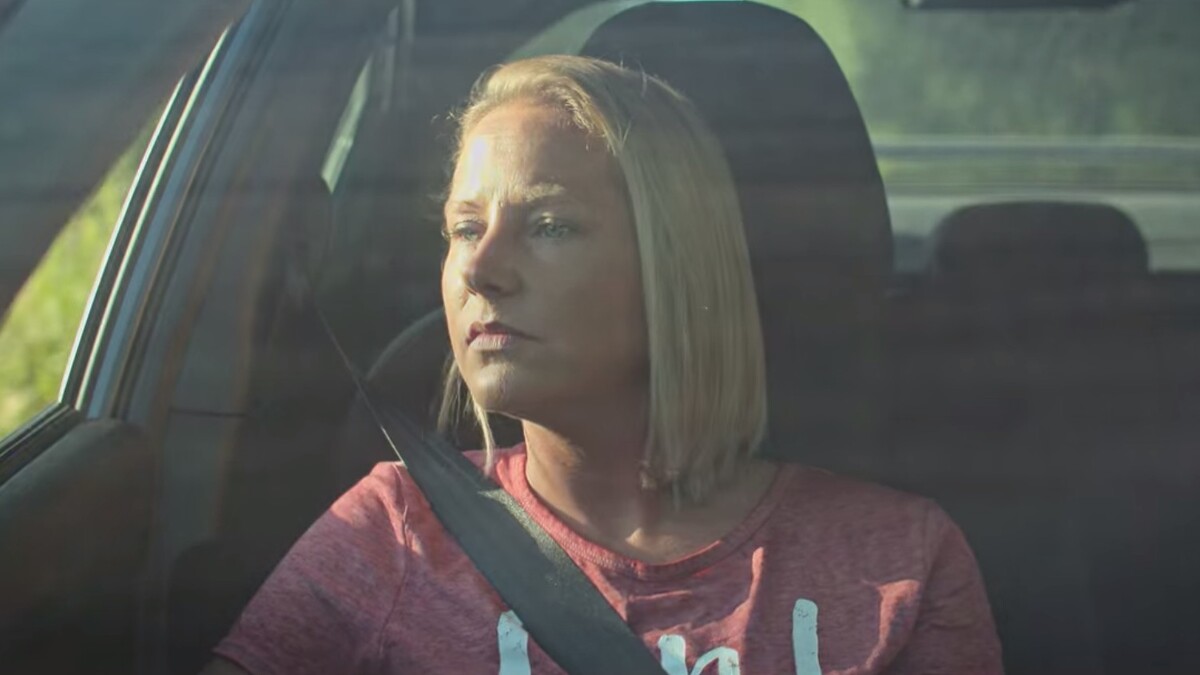 《我們的金髮藍眼父親》揭發者潔克巴