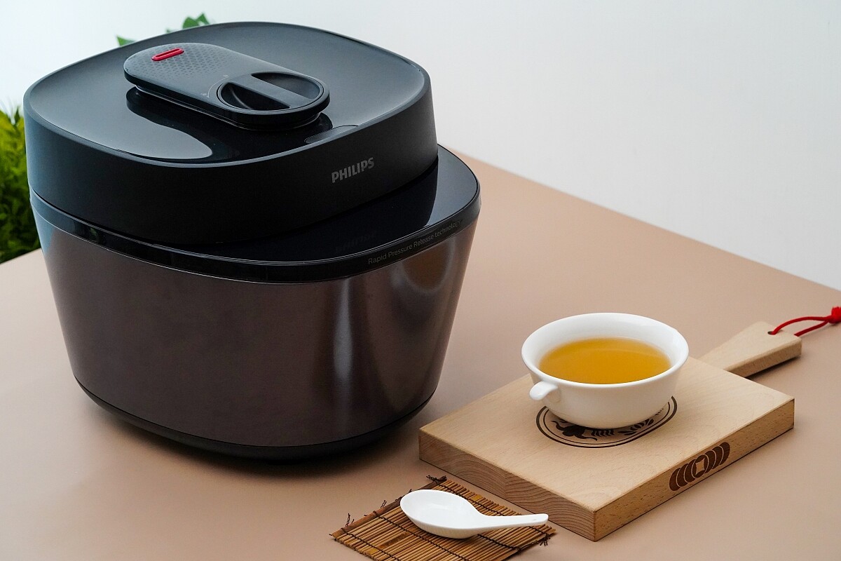 黑小萬滴雞精。