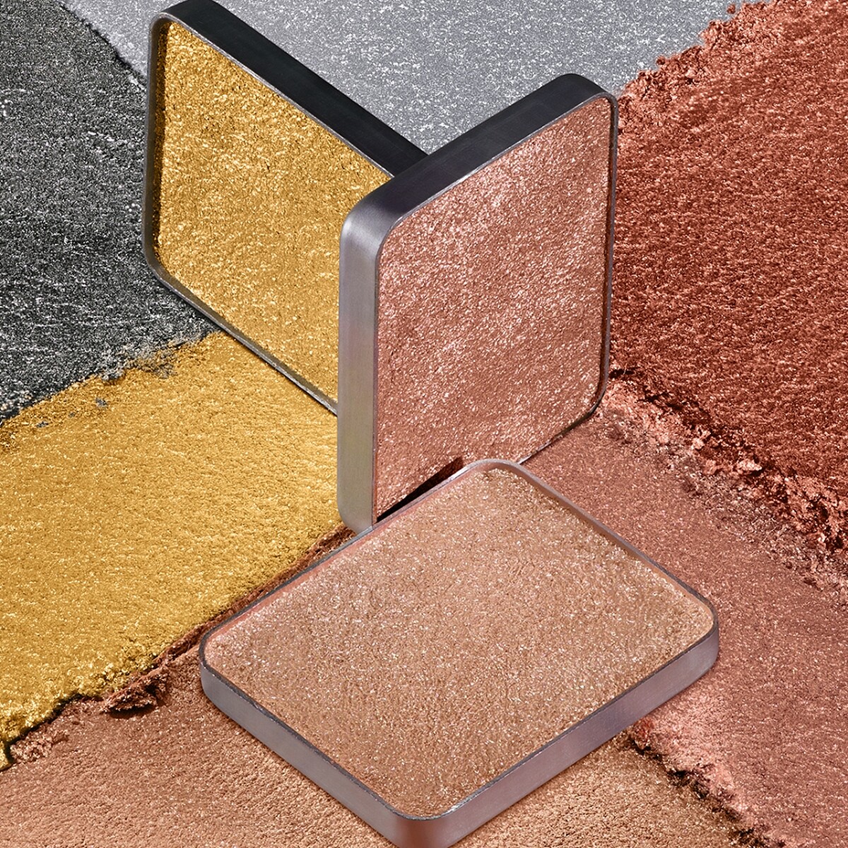 shu uemura植村秀創意無限眼影金屬蜜光情境圖。