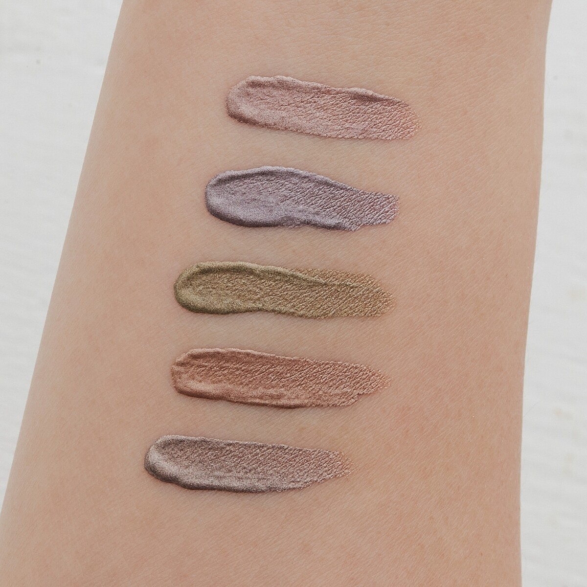 RMK經典水感眼蜜手部試色，由上至下#01、#02、#03、#04、#05。