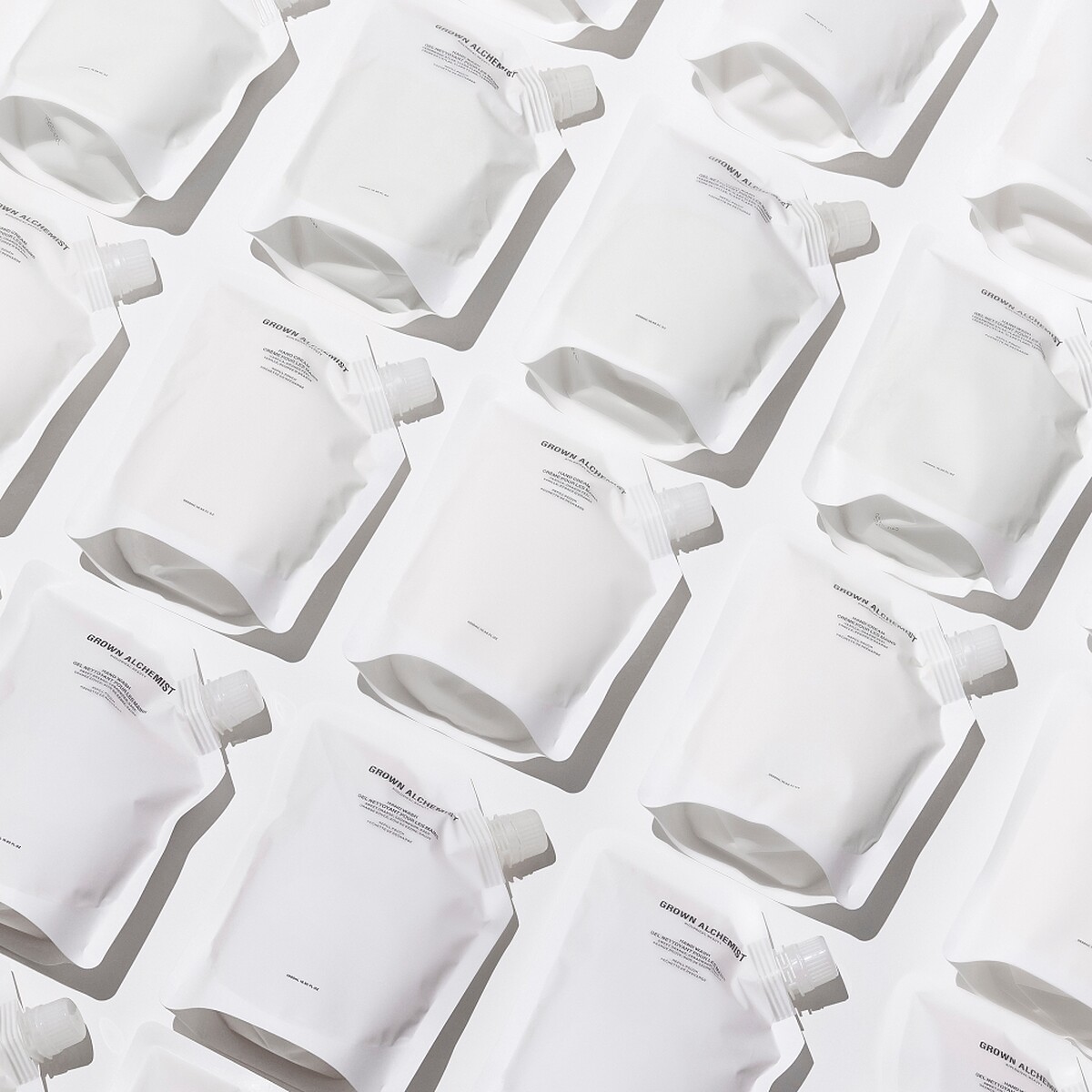 Grown Alchemist身體沐浴露+手部清潔露補充包系列。