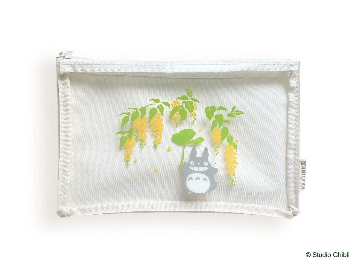 「橡子共和國 高雄漢神巨蛋店」第二彈滿額禮，只要單筆消費滿1200元，即贈【高雄限定紀念透明收納包】乙個(不累贈，數量有限送完為止)。