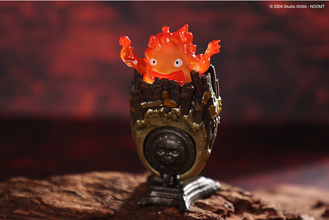 【百態精選 霍爾的移動城堡 卡西法戒指】採盲盒包裝，共有六款樣式(含一款隱藏版)，富有驚喜樂趣。