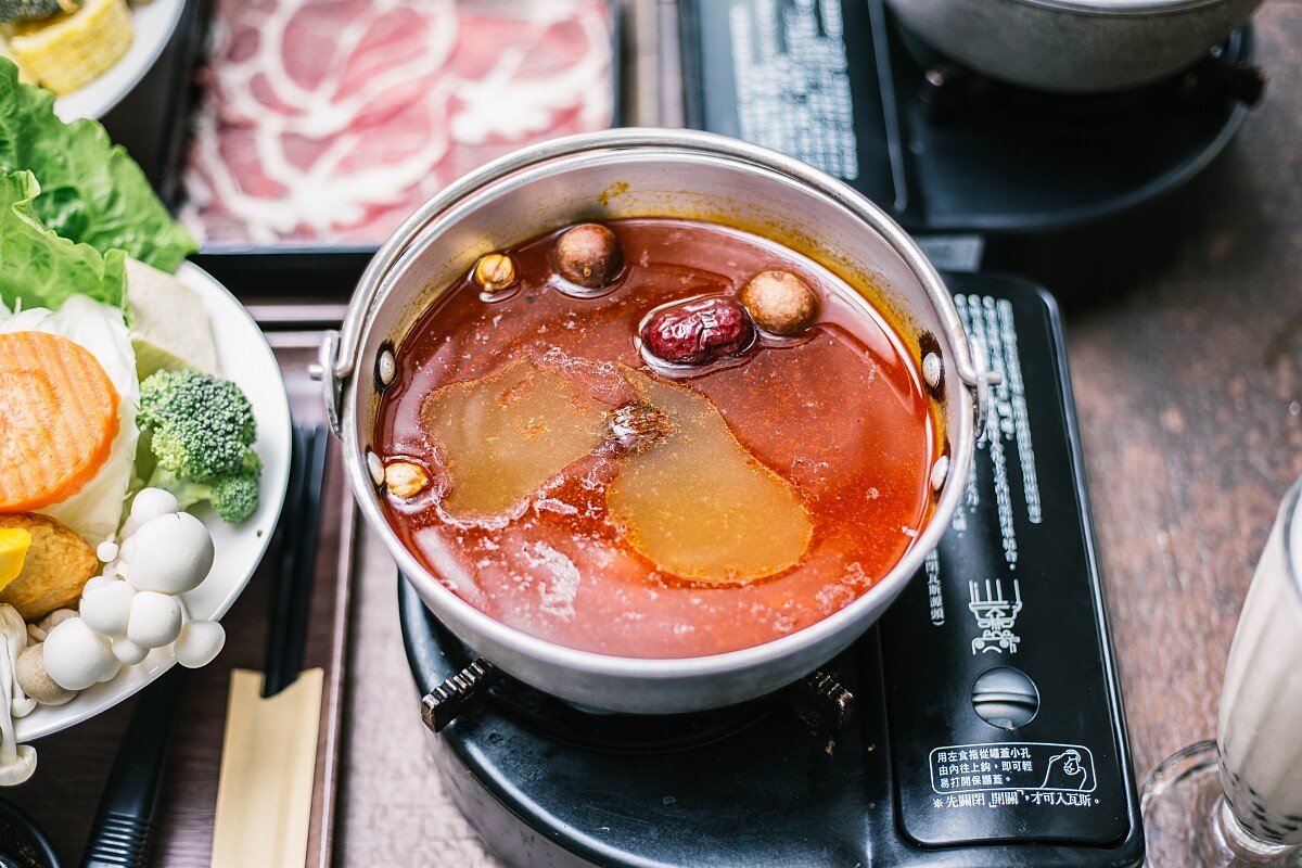 麻辣養生鍋底。