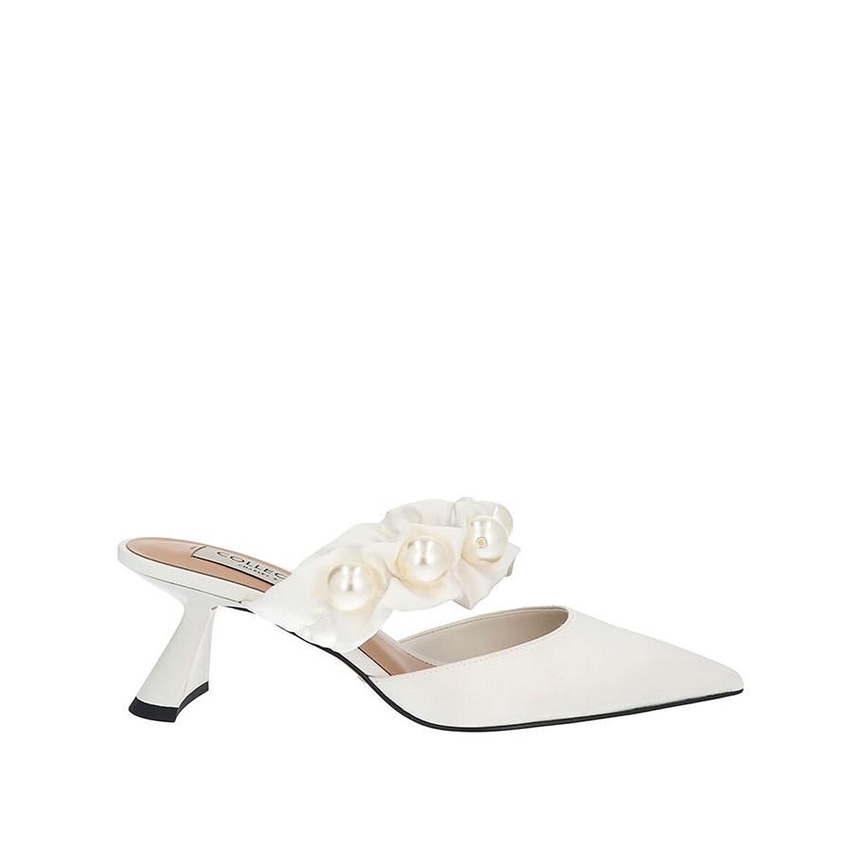 Blythe 珍珠穆勒尖頭高跟鞋,NT2,590。