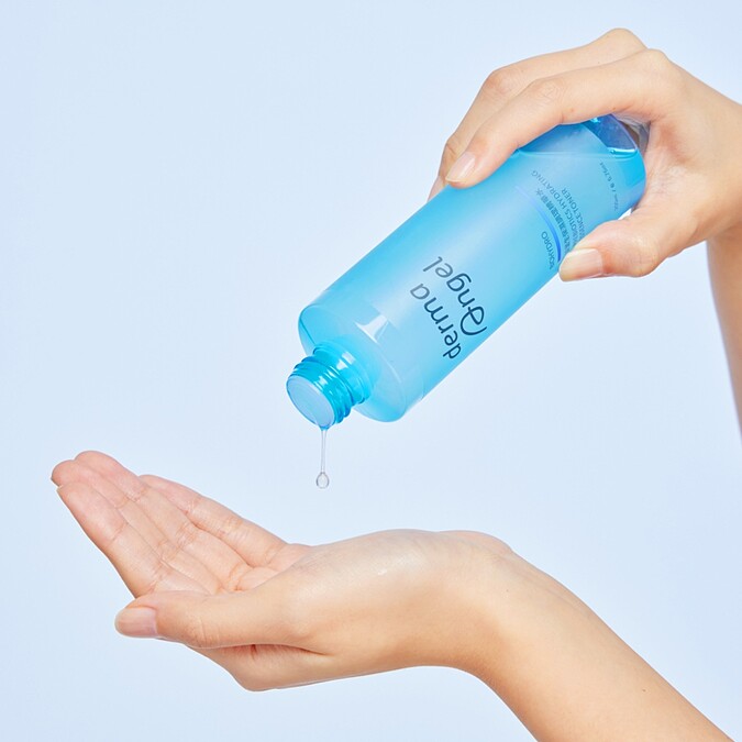 DermaAngel護妍天使益菌生保濕調理精華水質地。