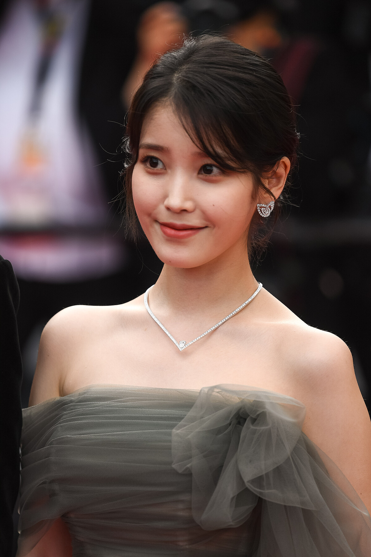 IU