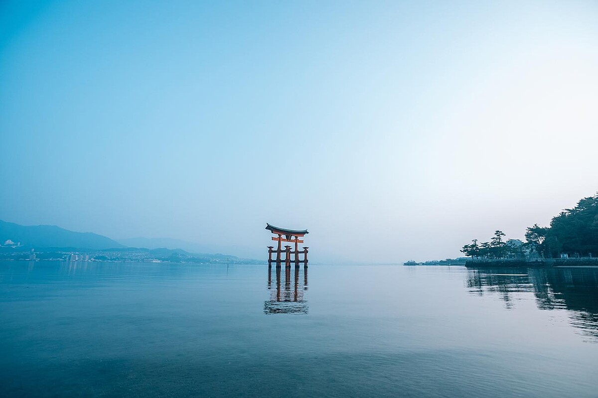 廣島知名景點且是世界遺產的嚴島神社。