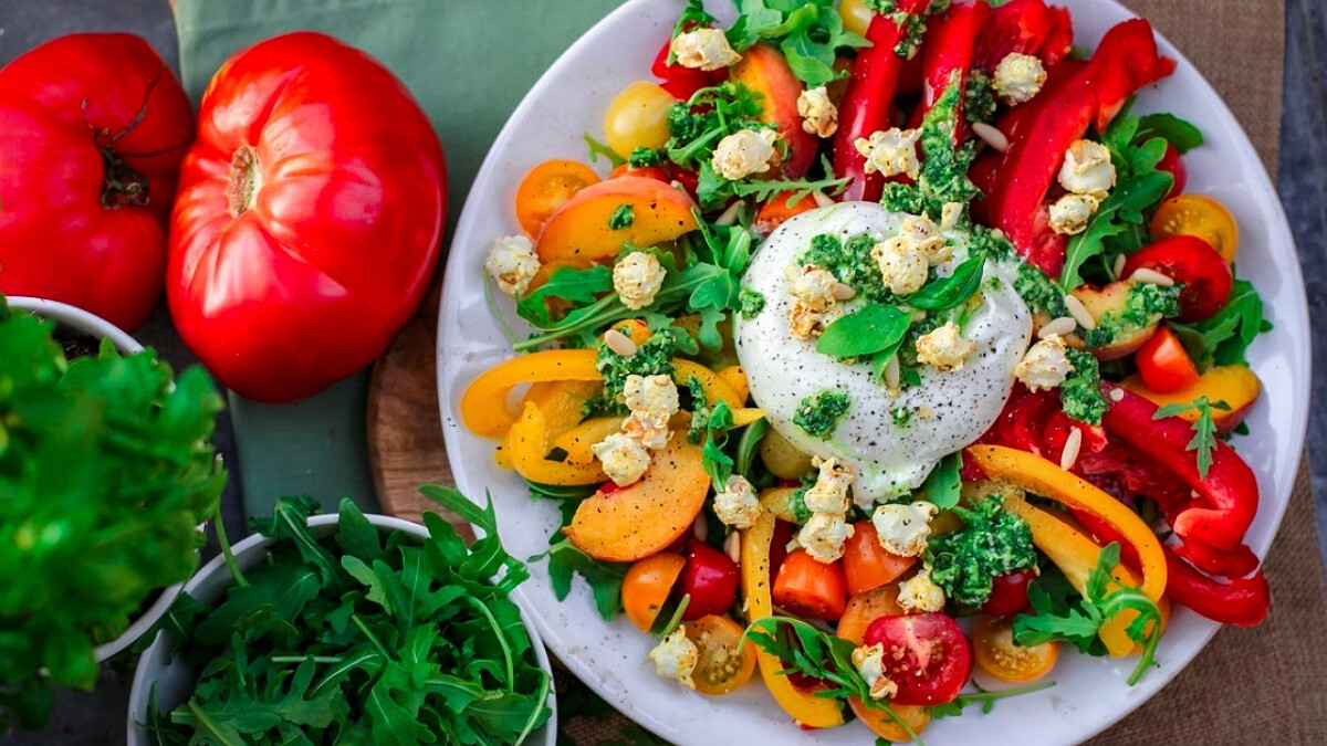 彩椒洋蔥木耳炒雞柳、羽衣甘藍蝦仁沙拉 清爽健康的維生素C低脂食譜來了!