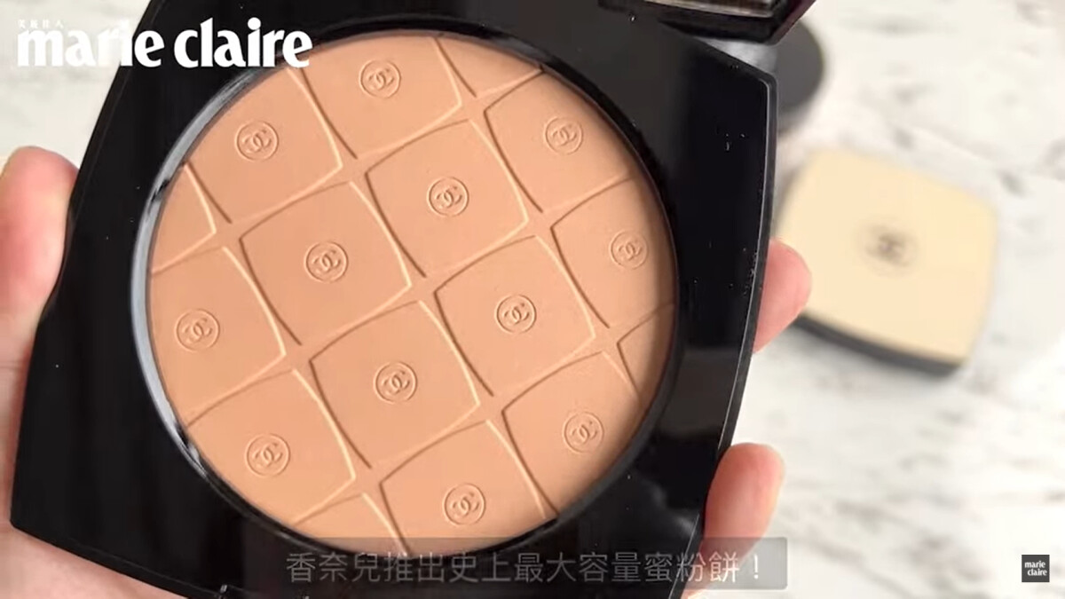 CHANEL 2022時尚裸光蜜粉餅PLUS版，香奈兒史上最具容量蜜粉餅