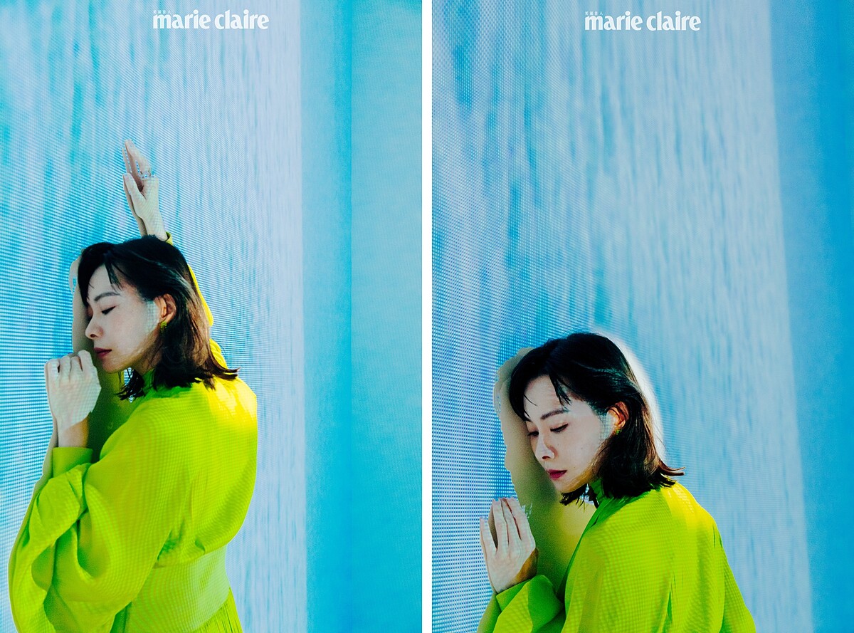 綠色洋裝、耳環、戒指，all by Bottega Veneta