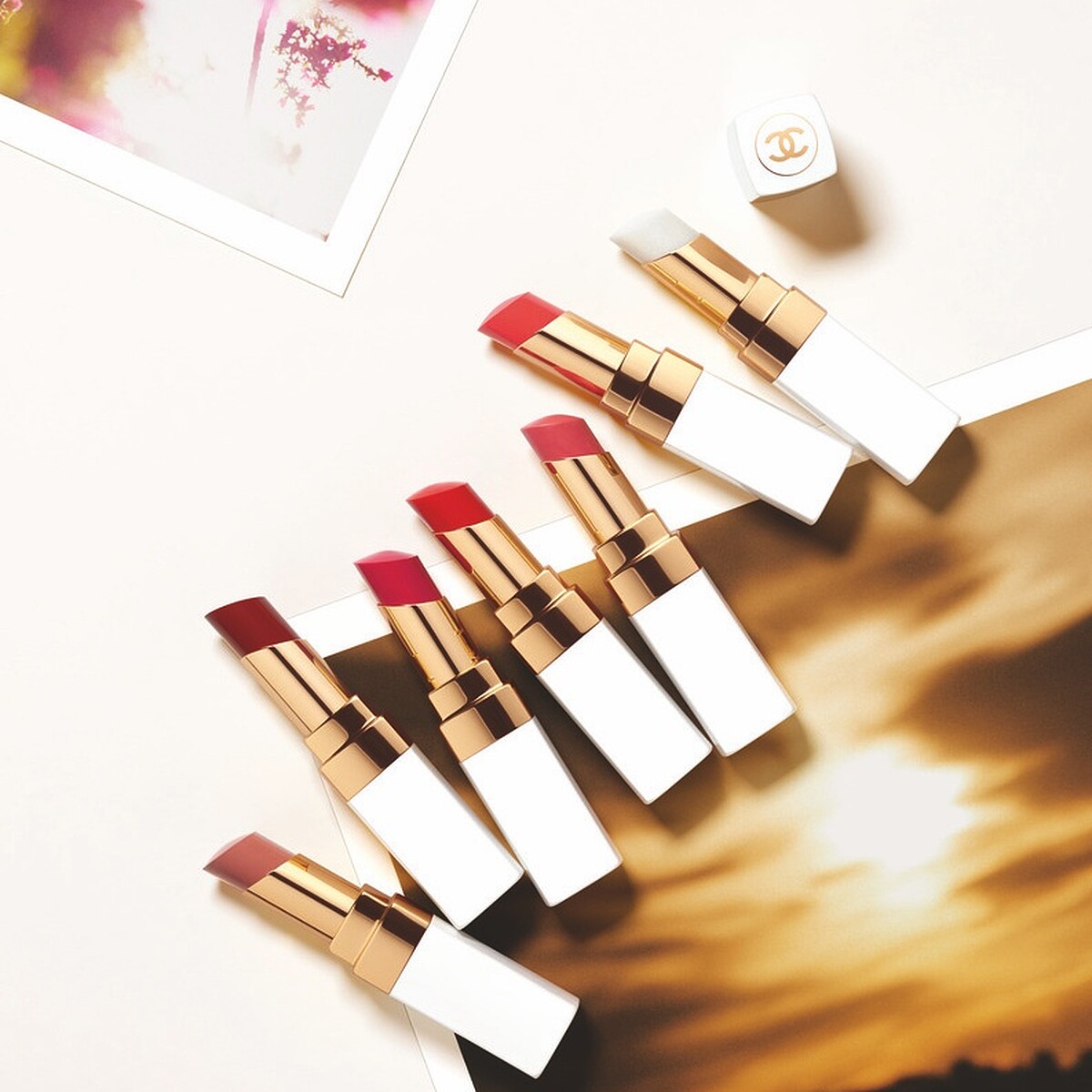 CHANEL香奈兒COCO持色潤唇膏情境圖。