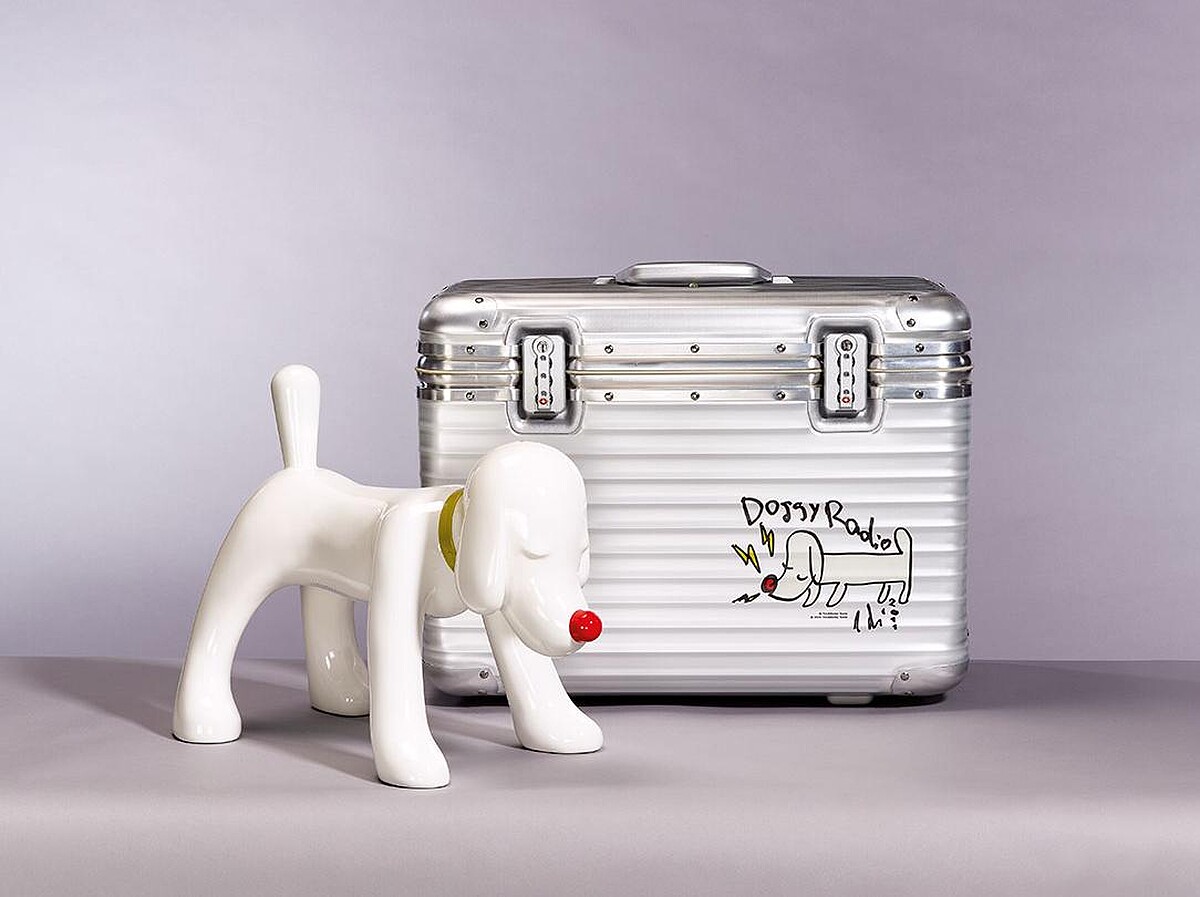 新典藝術中心｜奈良美智｜ Doggy Radio x Rimowa 旅行箱 ｜43(L) x 22.5(W) x 29.5(H) cm [音響] ; 53.5(L) x 27.5(W) x 42.5(H) cm [旅行箱] ｜2011