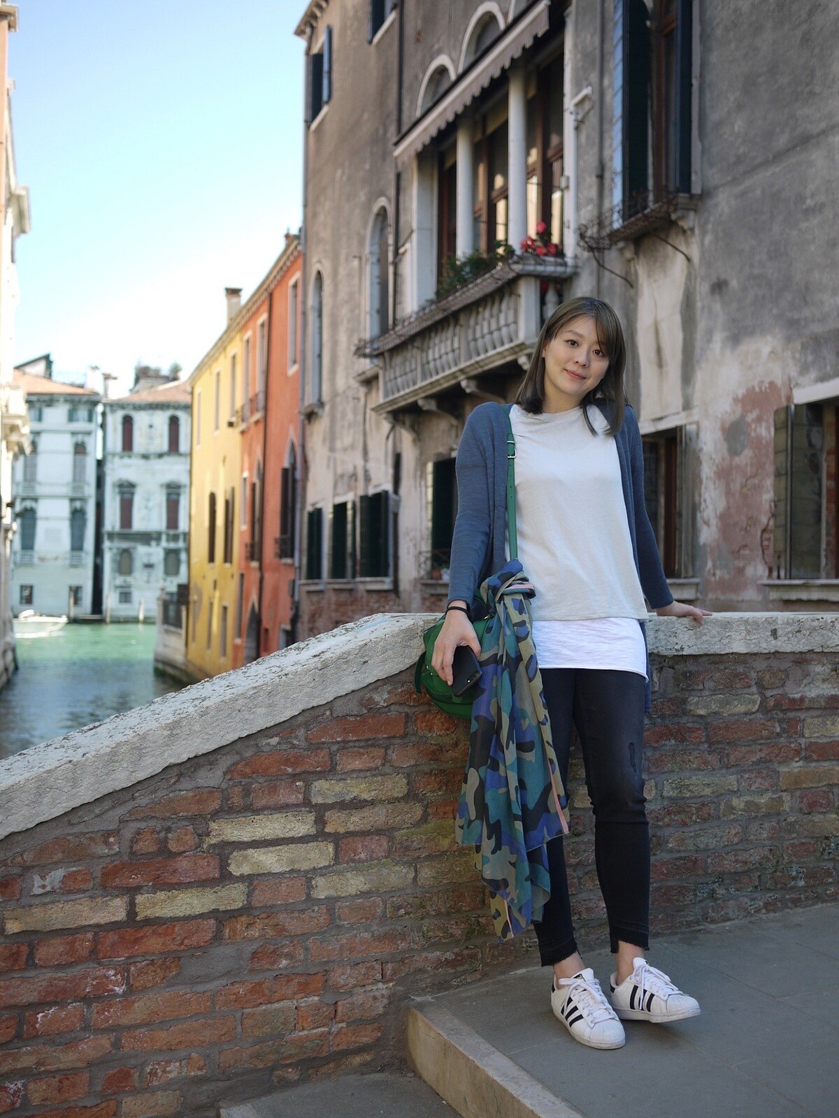 「沙發選物主理人」YOYO