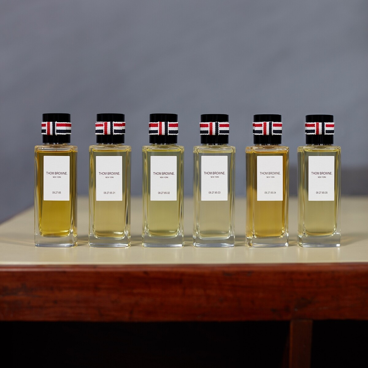 THOM BROWNE中性香水系列。