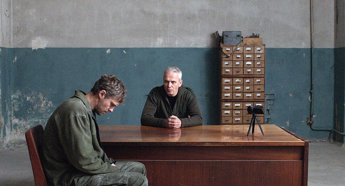 《噩夢的倒影》描述前往頓巴斯卻遭敵軍俘虜的戰地醫生深陷戰爭陰影的遭遇