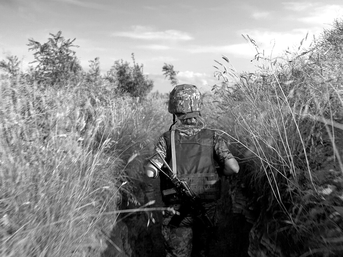 《頓巴斯壕溝紀實》以貼身攝影記錄當地軍人的生活樣貌