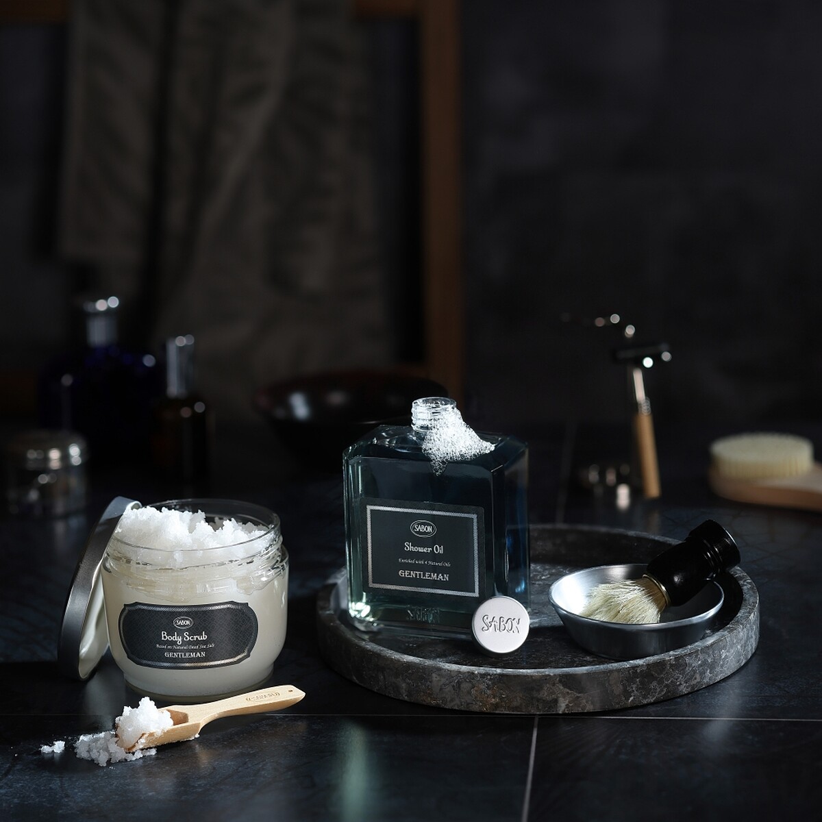SABON 2022新紳士沐浴油與身體磨砂膏產品形象圖。