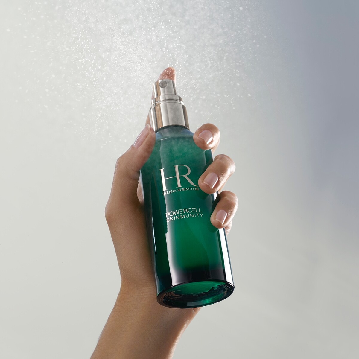HR赫蓮娜植萃綠寶修護噴霧形象圖。