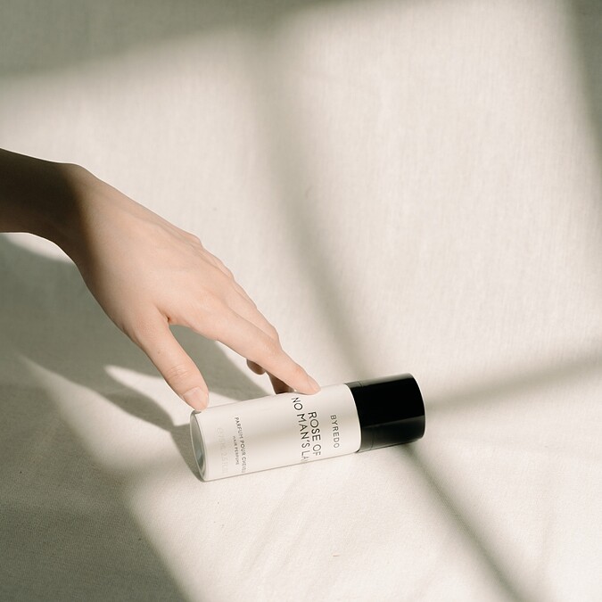 BYREDO無人之境髮香噴霧情境圖。