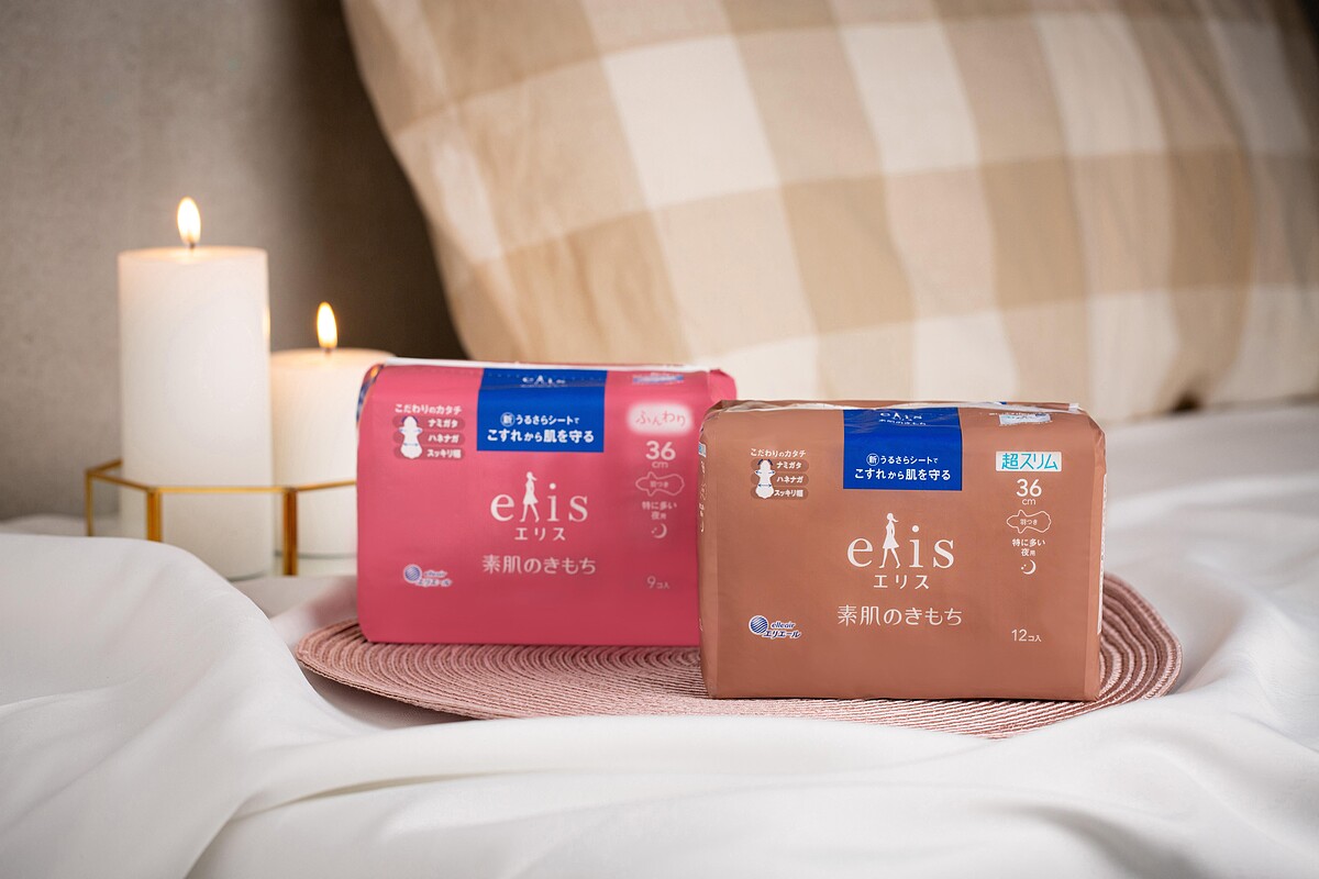 日本大王elis愛麗思純淨裸肌極緞棉輕柔款36cm（左）、極緞棉超薄款36cm（右）