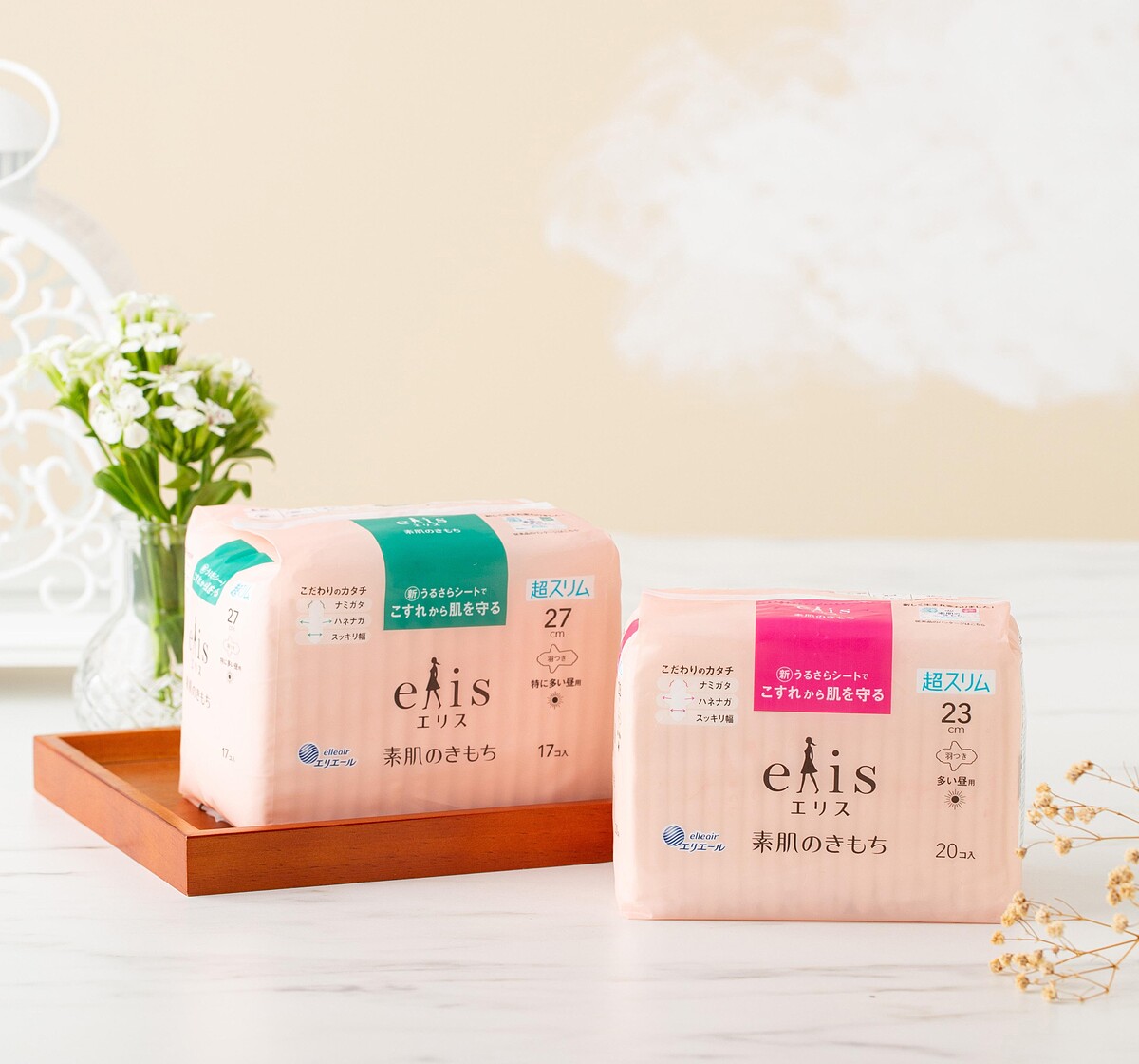 日本大王elis愛麗思純淨裸肌極緞棉超薄款27cm（左）、極緞超薄款23cm（右）