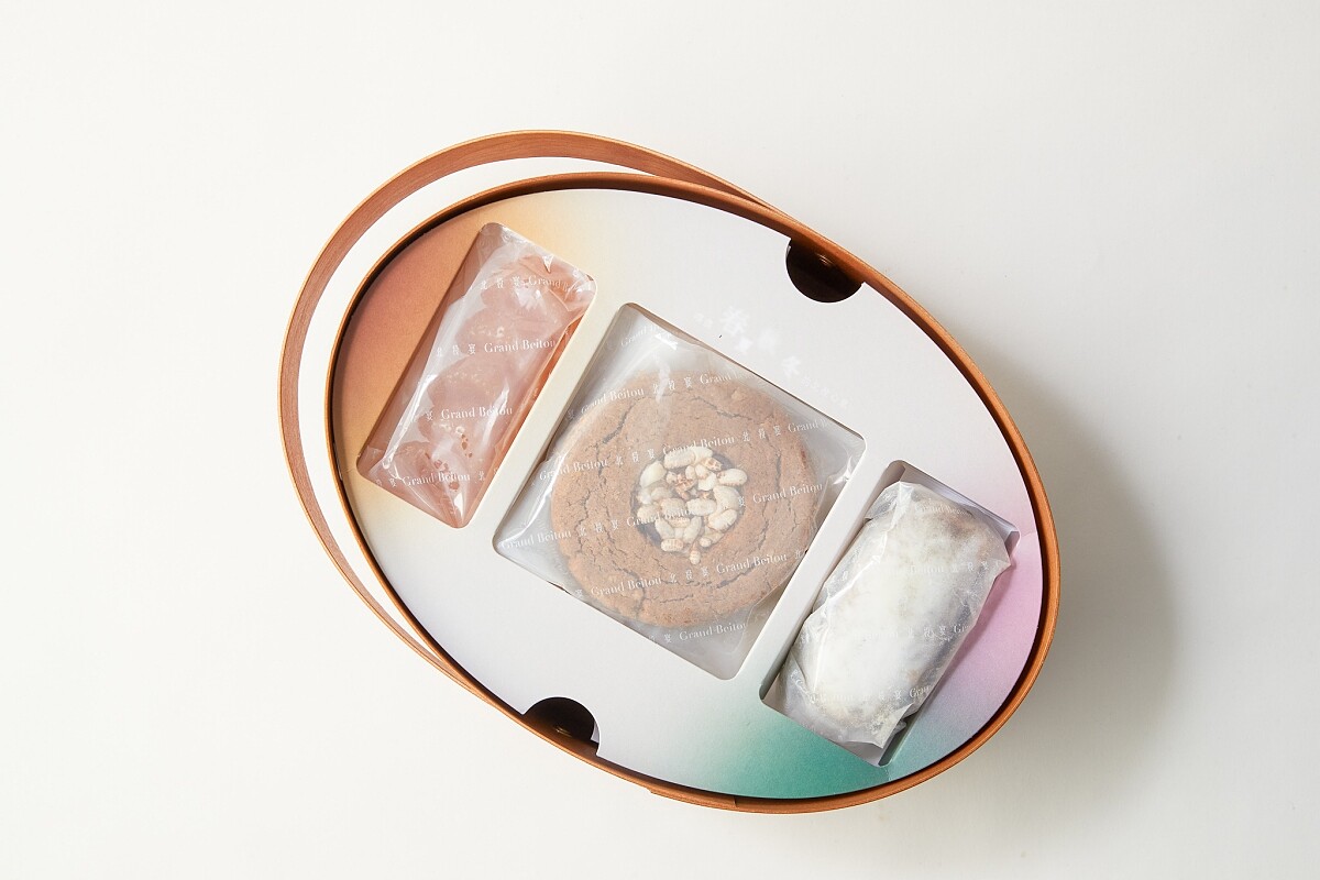 以稻米與火山咖啡為主題打造禮盒內容。