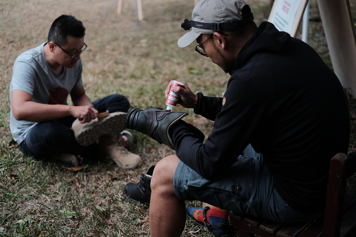 自行準備軟刷、乾淨布及個人登山鞋就可到 ROCKLAND 體驗登山鞋的上蠟保養課程。
