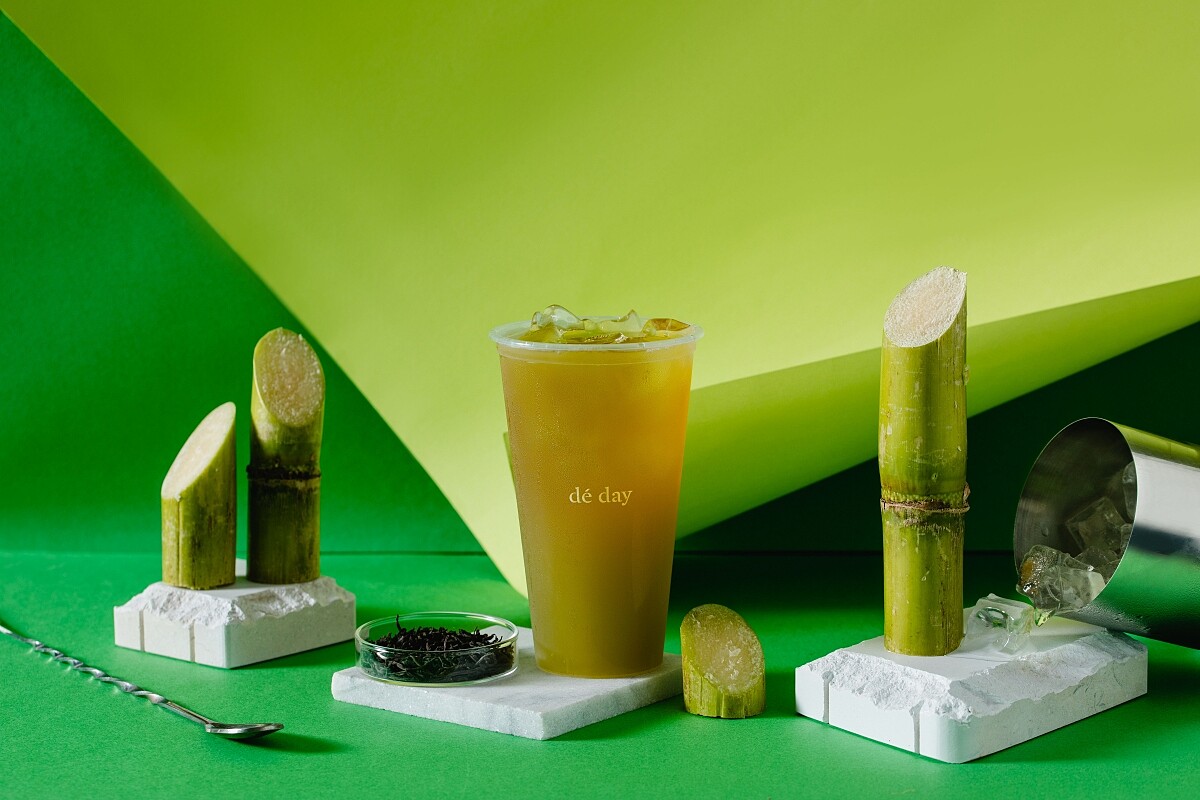 dé day 茶日台灣自有茶飲品牌，以simple、basic、clean三大訴求，以傳統為基礎來做創新的改變。