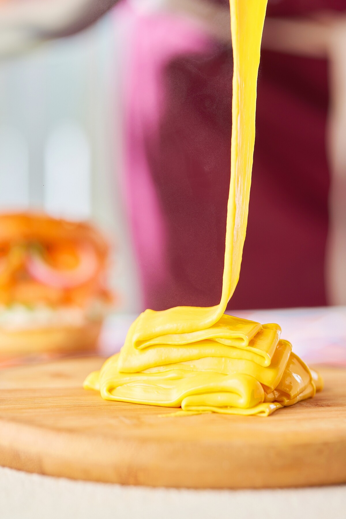 自製起司選用雲林小農鮮奶進行發酵、分離、脫水。