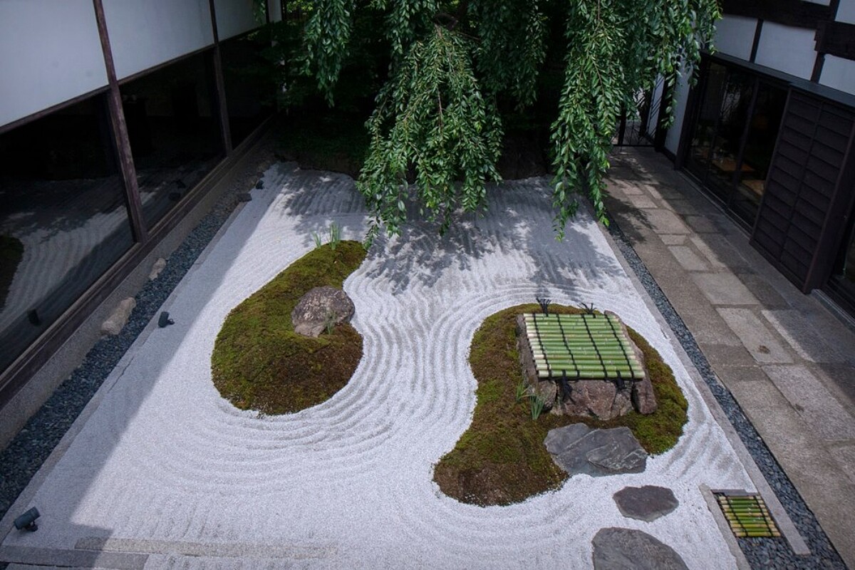 京都本店空間設有傳統庭院。