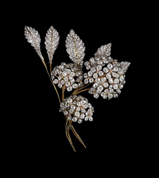 Hortense 王后的繡球花胸針