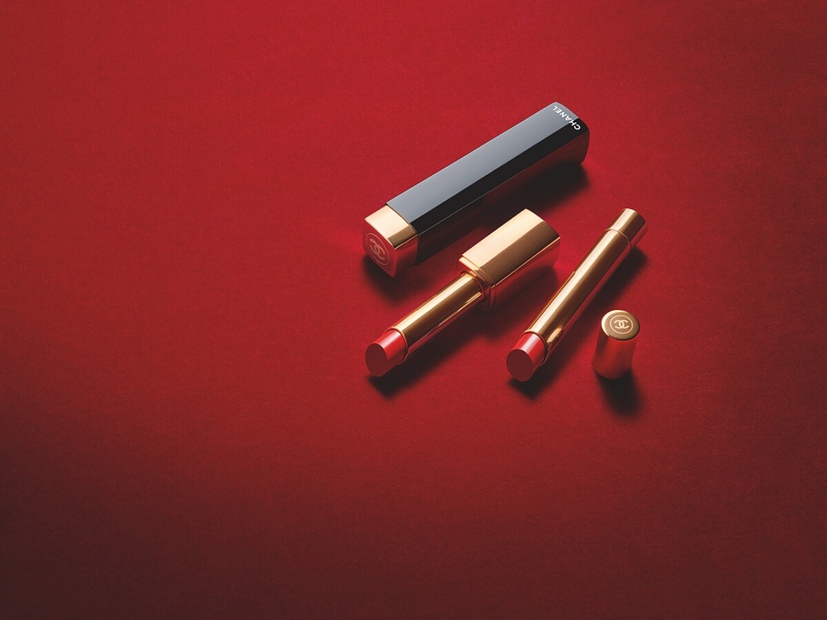 香奈兒超炫耀精萃唇膏情境圖。