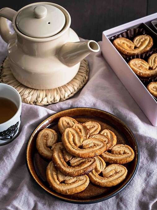深受歡迎的蝴蝶酥與餅乾也是經典必買甜點。