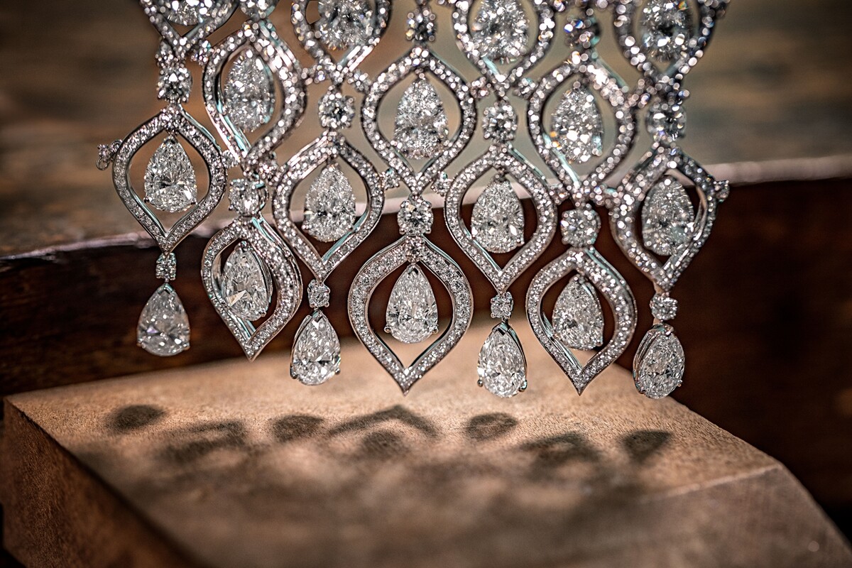 Emerald Glory 祖母綠與鑽石項鍊工藝圖