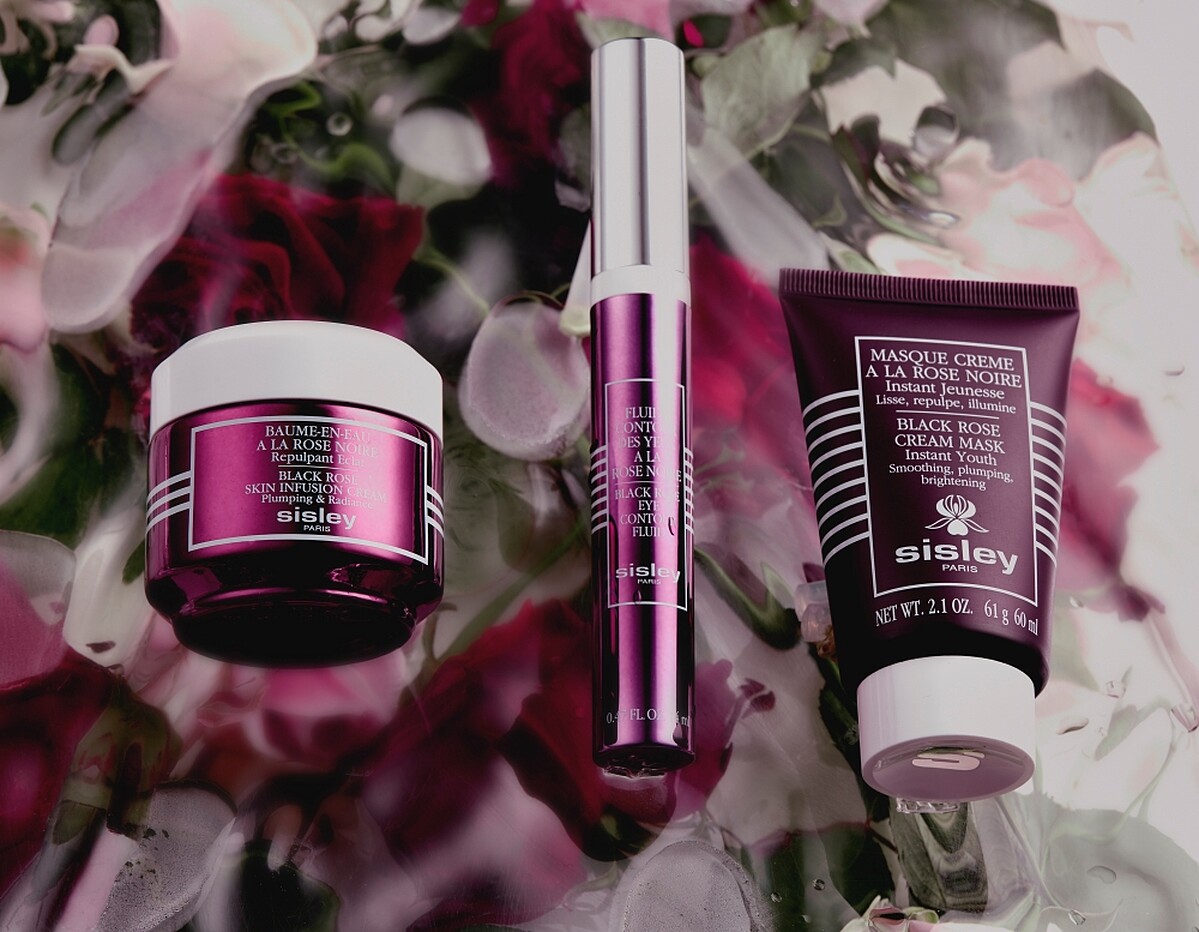 Sisley玫瑰彈潤嫩膚護理主要使用黑玫瑰抗老系列產品。