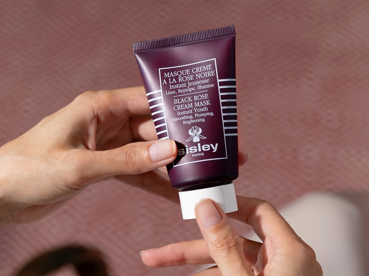 Sisley黑玫瑰頂級乳霜抗老面膜開啟法式護膚饗宴。