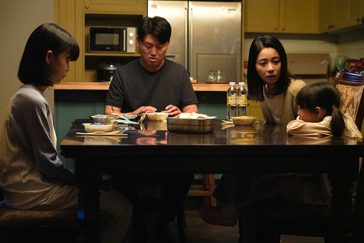 《邪門》敘述一家入住兇宅恐怖故事