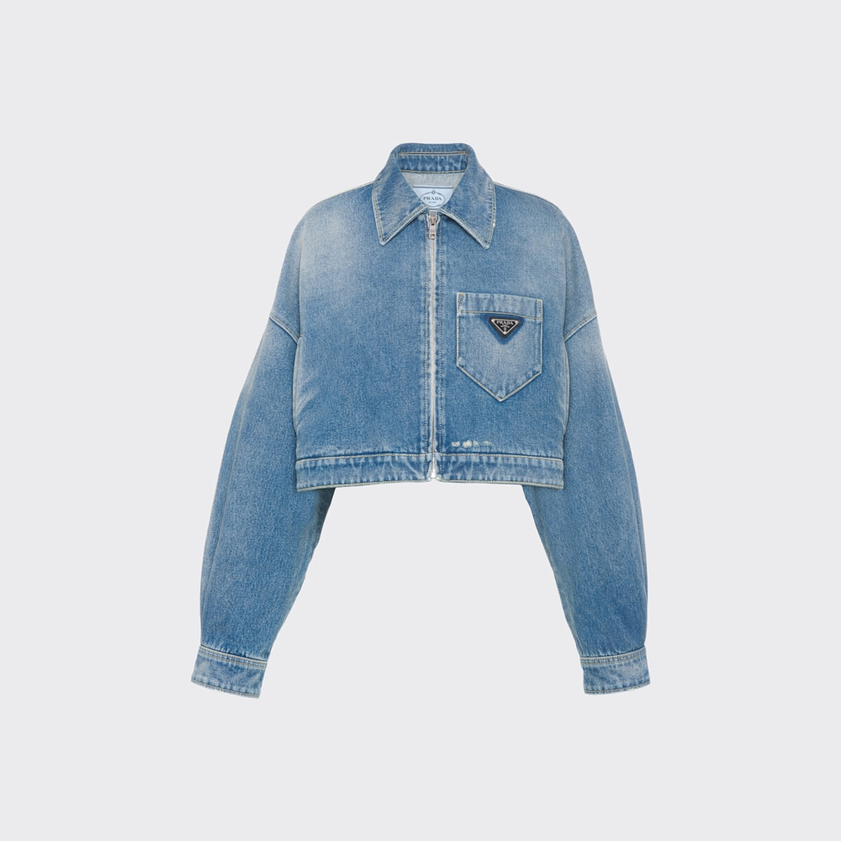 PRADA 牛仔短夾克，NT51,000。