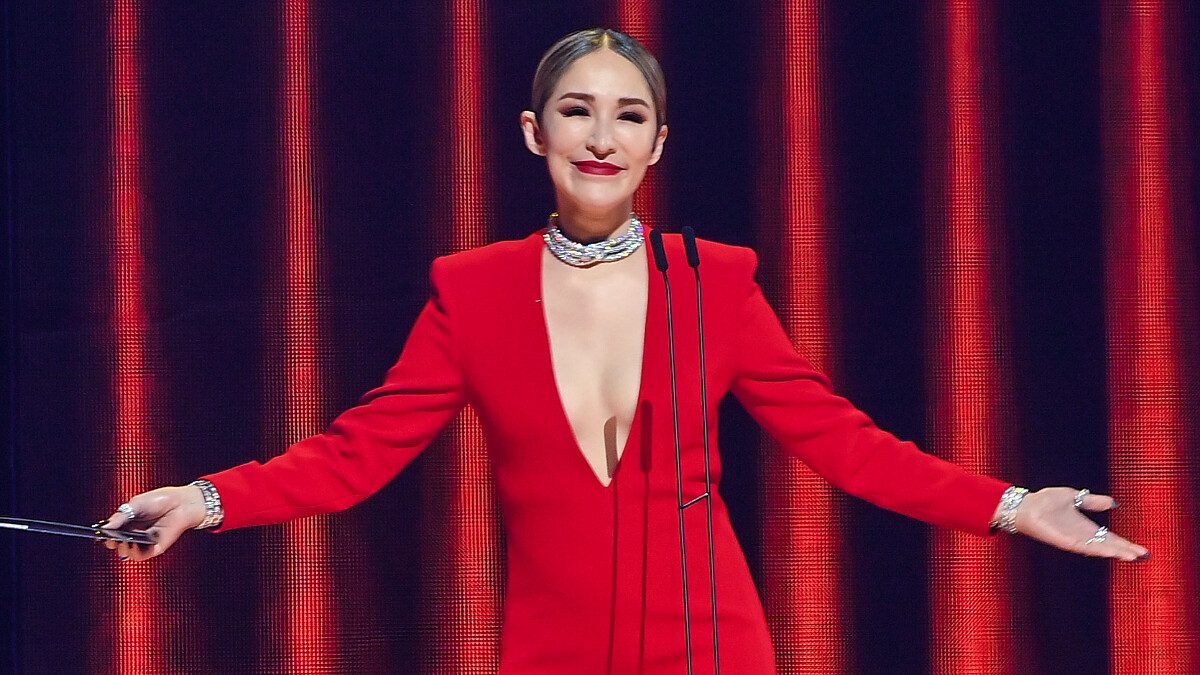 蕭亞軒回來了！驚喜現身2022金曲獎，性感辣喊：「Elva is back!」