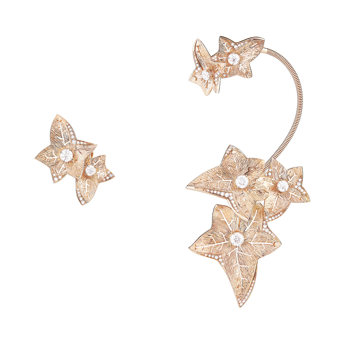 Boucheron Lierre de Paris系列耳環 玫瑰金750材質 鑲嵌109顆鑽石(約2.85克拉) 台幣參考價格1,540,000