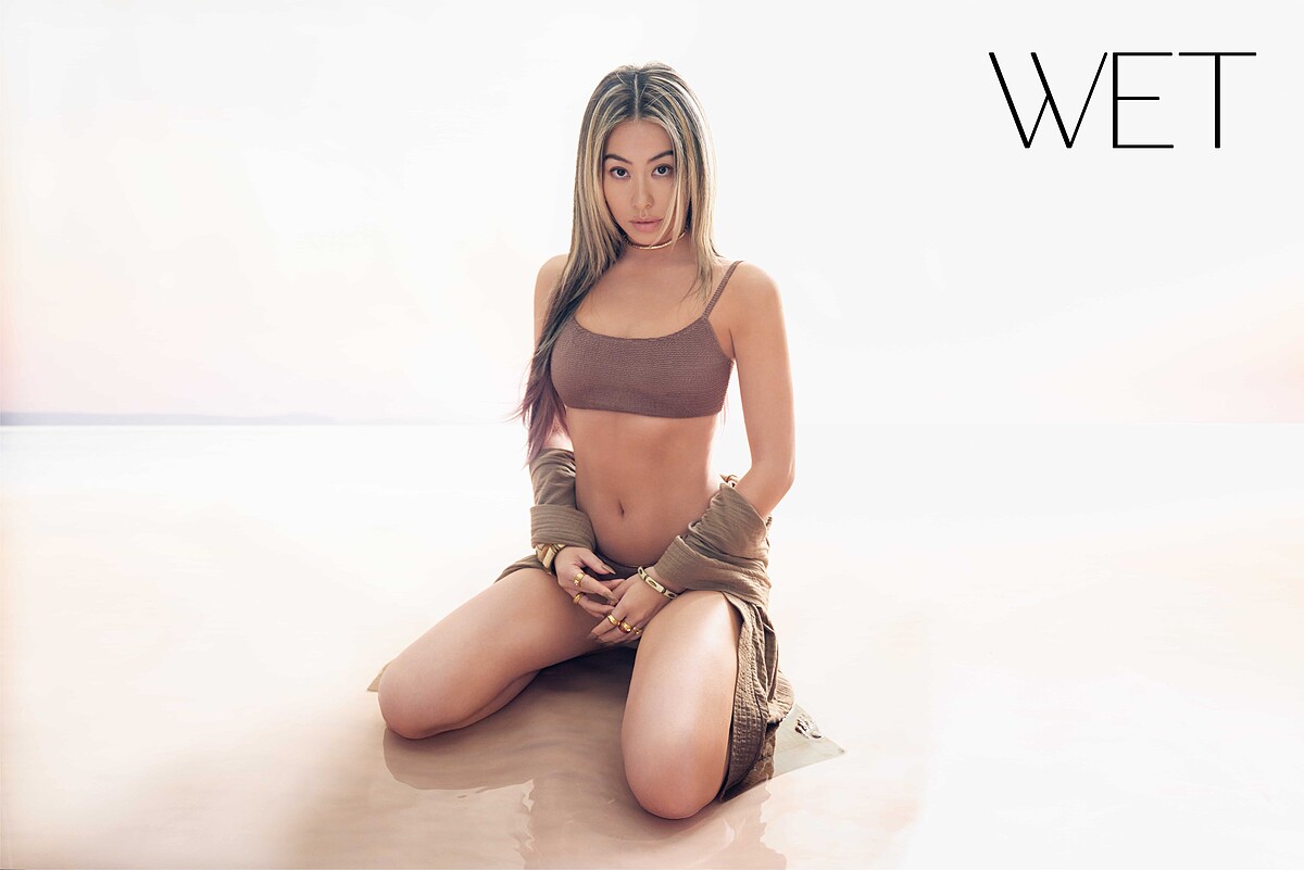 FREYA襯衫式罩衫+ALYSSA全套泳衣(上身+下身)組合優惠NT12,000(原價NT13,800)