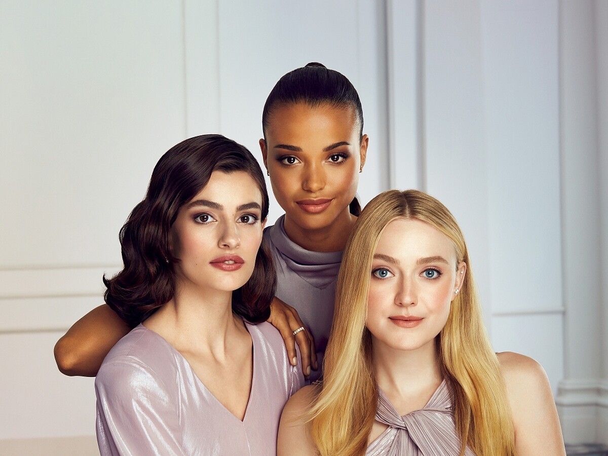 肌膚之鑰全球代言人推薦使用色，達科塔芬妮使用#17、艾拉巴林斯卡使用#22、黛安娜席佛斯使用#202。